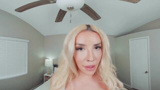 GROOBYVR - Its My Successful Day With Leah Hayes In The Market