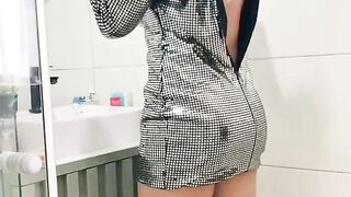 I called my married neighbor to help me zip up my sundress, but he concluded up munching my vagina.