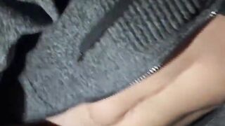 Suckling a row of turtledoves on the beach at night