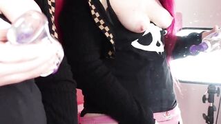 Red-haired Shemale Pinky Mirror Spunk