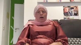 Fatima cumming on couch