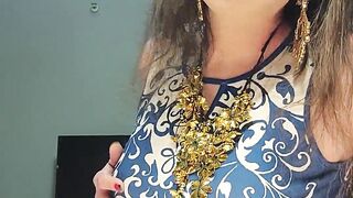 Buxomy Sissy Nutting