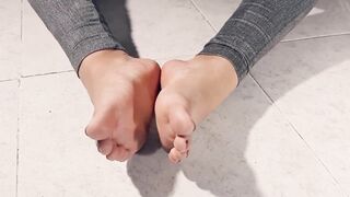 Kneeing a banana with my soles and climaxing