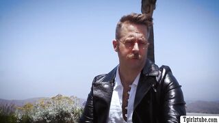 oolside Mischief and Enticing Purrs