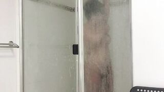 jerk in the bathroom by chinese she-creature