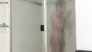 jerk in the bathroom by chinese she-creature