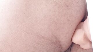 Maricona estava Sozinha  em curtindo o seu brinquedo favorito uma rola de borracha