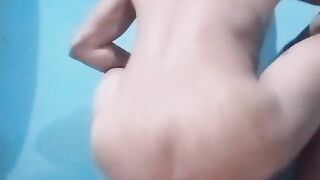 Leaping in slow-motility