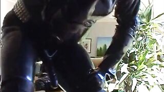 Roxina2003HotRubberFucktoy070403XL.WMV