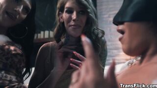Horny Liv lets Zariah and Gray alternately fucks her pussy