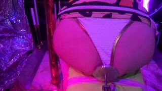 Toypleasurexxx - A golden plaything for my young donk