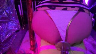 Toypleasurexxx - A golden plaything for my young donk