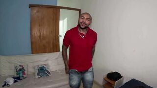 Hubby with cooch and wifey run from Tikinho's compete.