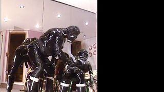 Roxina2003RoxyRubberFucker090303.WMV