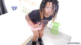 BLACK TGIRLS - Phoenix Stretched Her Gams Prepared To Get Inject