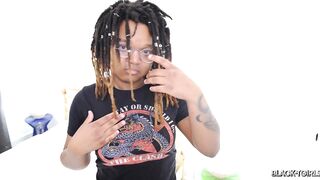 BLACK TGIRLS - Phoenix Stretched Her Gams Prepared To Get Inject