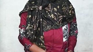 Hijab T-girl Dildoing Her Wildly Super hot Rosy pucker
