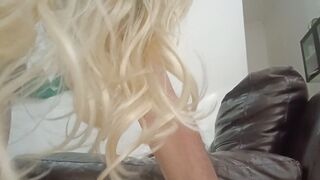 Garrafa arrombando o cu