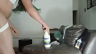 Arrombando o cu com garrafa 12