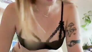 Porta Ao Lado Boneca - T-girl