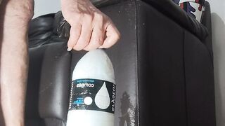 arrombando o cu com garrafa 2s