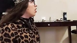 Meaty gorilla with a humungous chisel fuckin' a transvestite