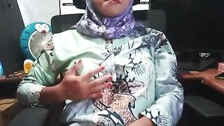 Stellar Large Boobies Hijab Transgirl Jerk