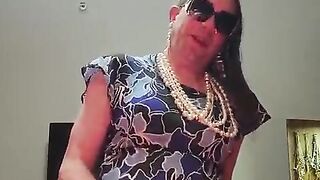Buxomy Sissy Nutting 3