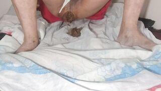[censored] e mijando na cama