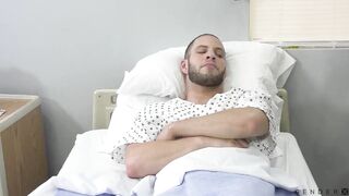 Uma Enfermeira Uma Injeção Gigante