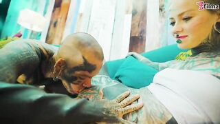 Inked Girl/girl Fucktoy Have fun Finger-tickling and Vagina Gobbling