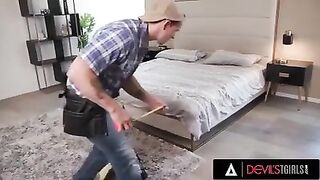 SATANS TGIRLS Marvelous Trans Leah Hayes Gets Booty Nailed By Her Carpet Installer