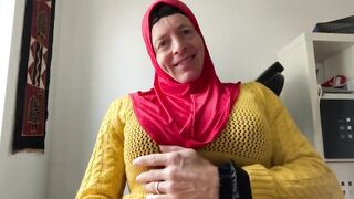 Fatima-cumming in red hijab
