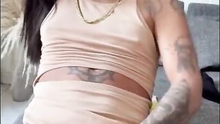 Bad Latina Transsexual Tuggin Fuckpole