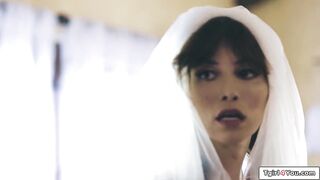 Trans bride Korra Del Rio penetrates a female