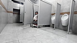 Can I give you a deep throat in the douche?