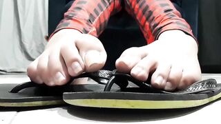 Trans mega-bitch in pj's jerking faux-cocks with her soles