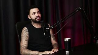 She was already sent away from the gym because of her clothing, and the surgery... - Jessica Bittencourt (Moai TV)