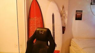 Rafa Surfistinha chega da academia bem safada e gostosa cheia de tesão.