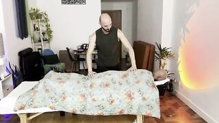 Mind-blowing and loosening bare rubdown