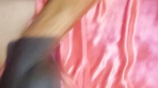 Lars Damberger wichst in pinker frauenunterwäsche