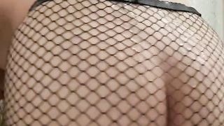 See me while i take a Bathroom with High High-Heeled Slippers i'll make u Spunk Ensured